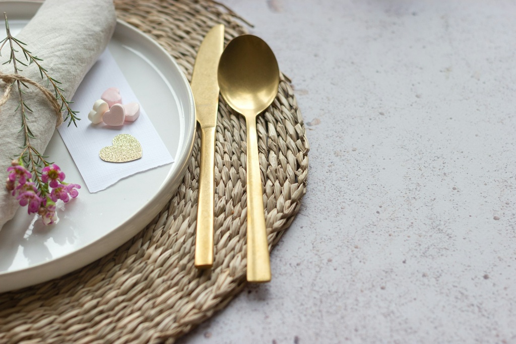 Dining & Serving